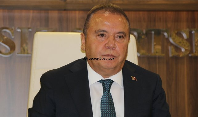Muhittin Böcek Hastaneye Kaldırıldı!
