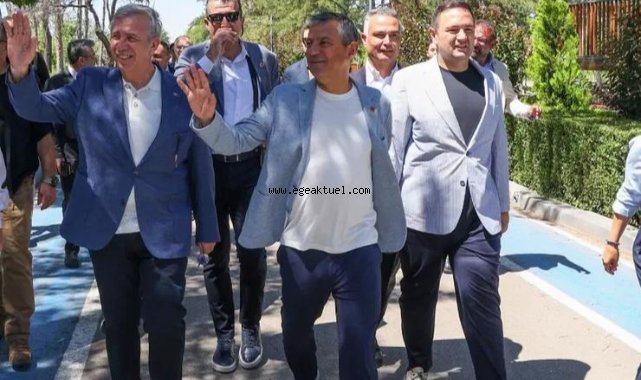 Özel ve Yavaş Parkları Gezdi