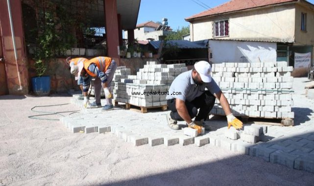 Çiğli’de sokaklar yenileniyor, parklar güzelleşiyor