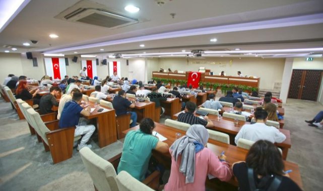 Karabağlar Belediyesi Bölgesel İstihdam Ofisi 15 Ayda 1418 Kişiye İş Sağladı