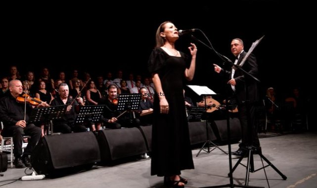 Atatürk’ün Sevdiği Şarkılar Bornova’da yankılandı
