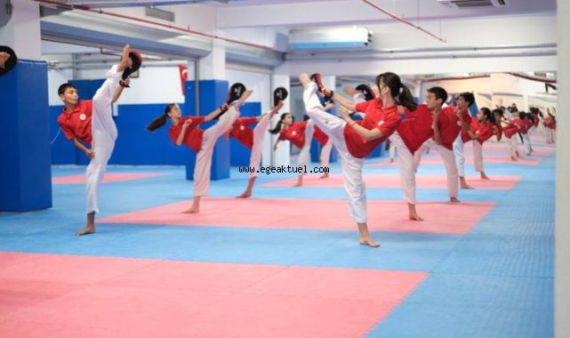 Bayraklı’da 3 Bin 500 kişi yaz spor okullarında buluştu
