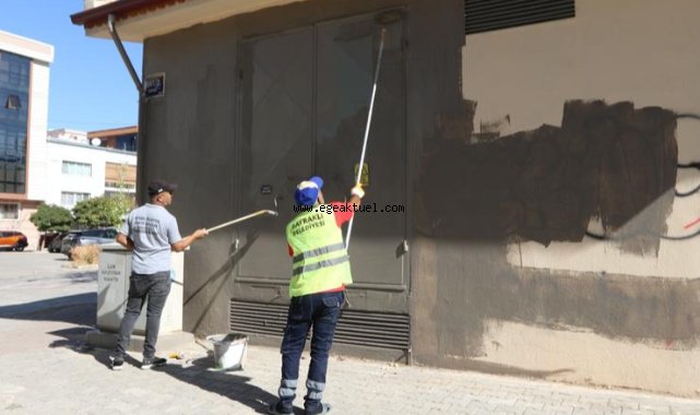 Bayraklı'da parklar yenileniyor