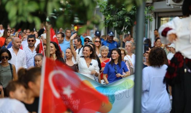 EFEST 2025 renkli görüntülerle başladı