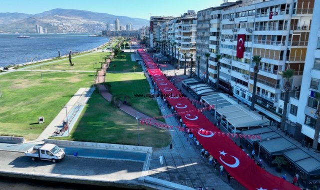 İzmir’de Geleneksel Zafer Yürüyüşü