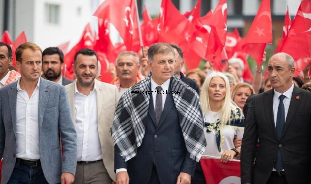 Başkan Tugay, Menemen “Cumhuriyet Her Yerde” kutlamalarına katıldı 