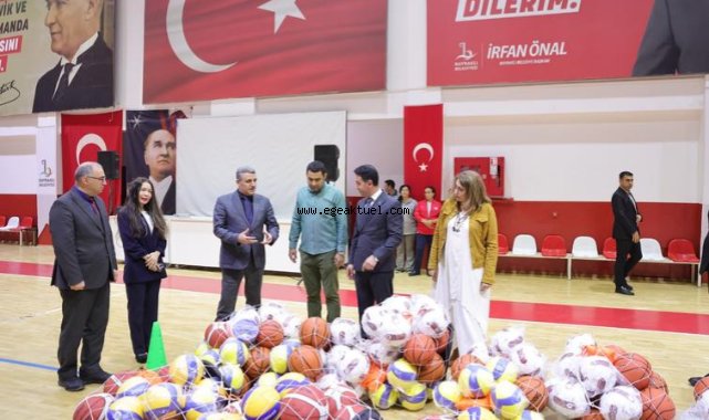 Bayraklı'daki Okullara Spor Malzemesi Desteği
