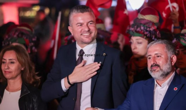 Buca’da 102. yıla yakışır kutlama