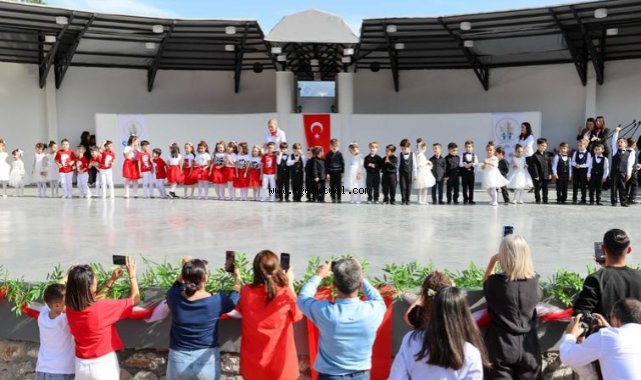 Bucalı miniklerden duygu dolu kutlama