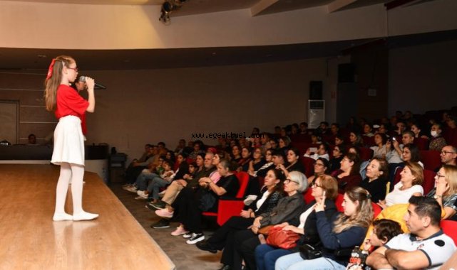 Çiğli Belediyesi Gençlik Tiyatrosu’ndan Cumhuriyet’e Adanan Gösteri