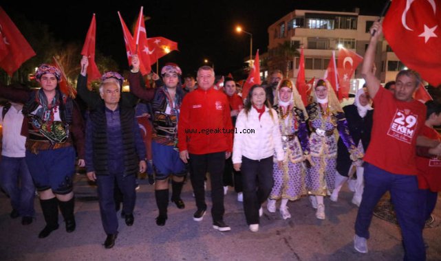 Güzelbahçe’de 102. Yıl coşkusu Kortej ve Konserle Kutlandı