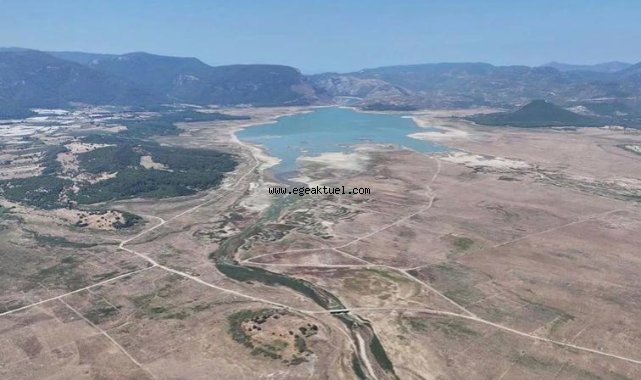 İzmir'de planlı su kesintileri uzatıldı.