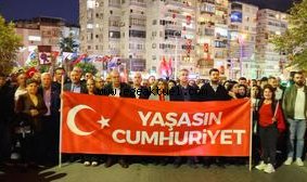 Karabağlar ’da Coşkulu Cumhuriyet Korteji