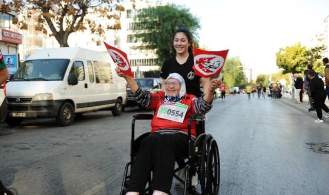 Karşıyaka Ata’dan Ana’ya koşuyor!