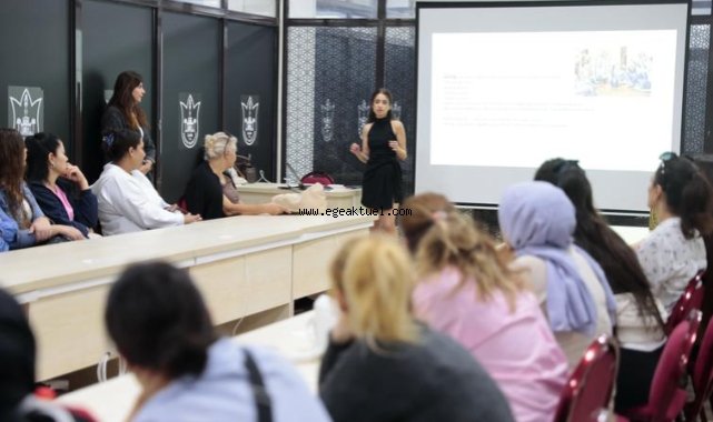 ‘Mutlu Çocuklar’ın anneleri seminere katıldı