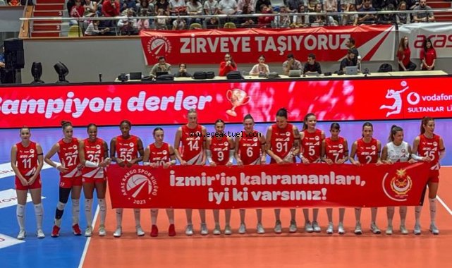 Voleybolun yıldızlarından İzmir İtfaiyesi’ne teşekkür