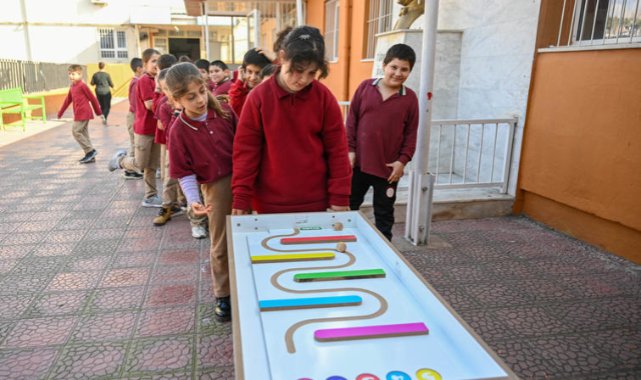 Bornova’da eğitime destek sürüyor