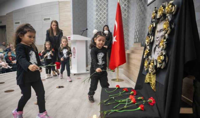 Bornova’da minik yüreklerden Atatürk’e duygusal anma