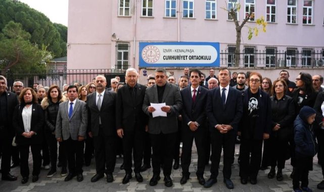 CHP İzmir Örgütleri 10 Kasım'da 30 İlçede Okul Önlerindeydi