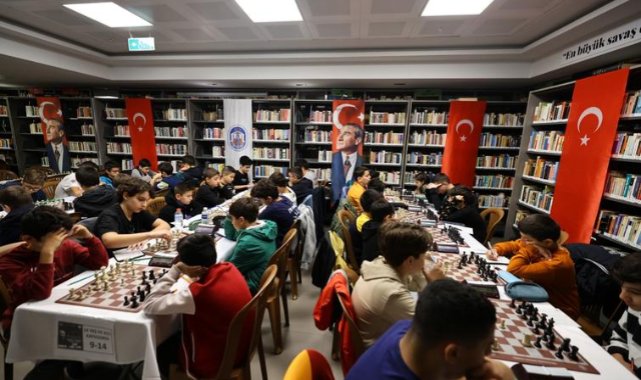 Efes Selçuk’ta “Ataya Saygı” Satranç Turnuvası Başladı