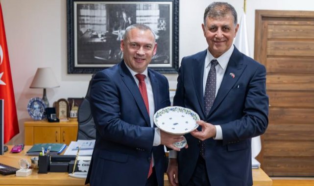 İzmir-Macaristan hattında “kardeş kent” ilişkisinin temelleri atıldı  