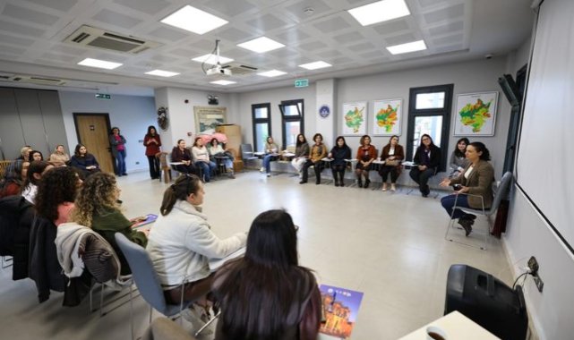 Kadın Dayanışma Merkezleri Ağı Efes Selçuk’ta Bir Araya Geldi