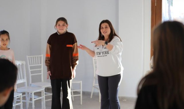 Menderes’te Çocuklara Tiyatro Eğitimi