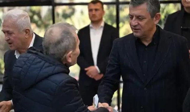 Özel  Durbay’ın ailesiyle taziyeleri kabul ediyor