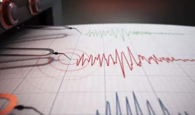 Sındırgı'da 4.9 büyüklüğünde deprem