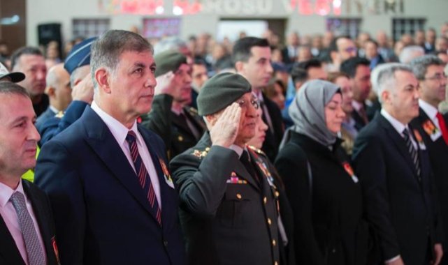 İzmir’in şehitleri Fethi Sekin ve Musa Can unutulmadı