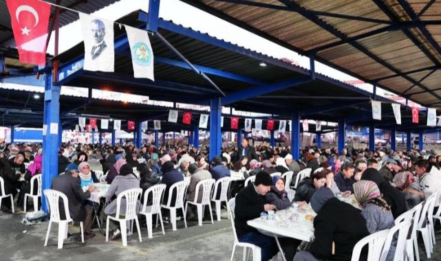 Büyükşehir’in İftar Sofrası Gördes’te Kuruldu