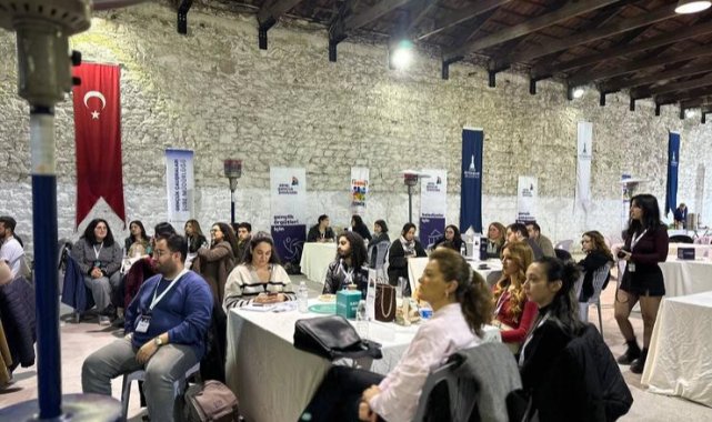 İzmir’de gençler kent yönetimine doğrudan katılıyor