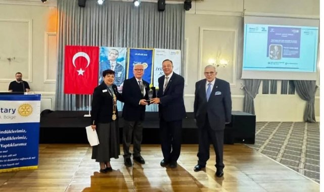 Tophane Rotary'den Prof.Dr. Türker Kılıç'a "Meslek Hizmet Ödülü"  
