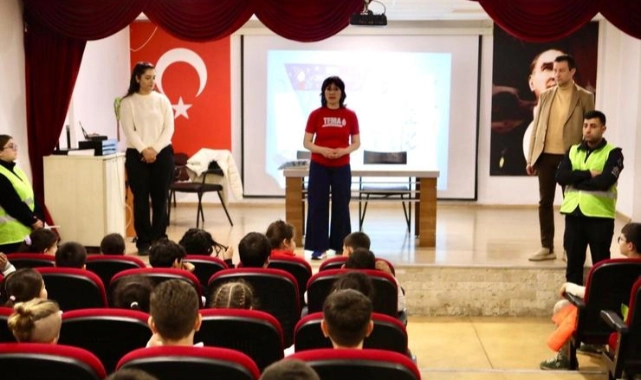 Bayraklı’da sıfır atık bilinci küçük yaşta başlıyor