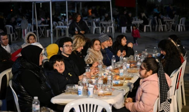 Bornova’da Kadir Gecesi’nde büyük iftar buluşması