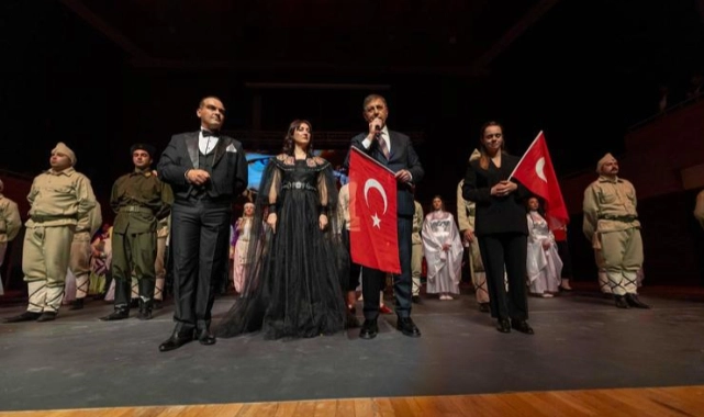 'Uyan Memet'' Çanakkale ruhunu sahneye taşıdı