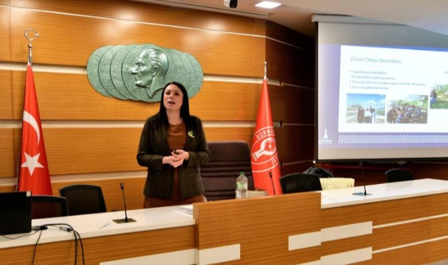 Çiftçilere toprak verimliliği ve doğru gübreleme eğitimi verildi