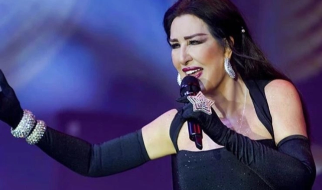 Nükhet Duru hem coştu hem coşturdu