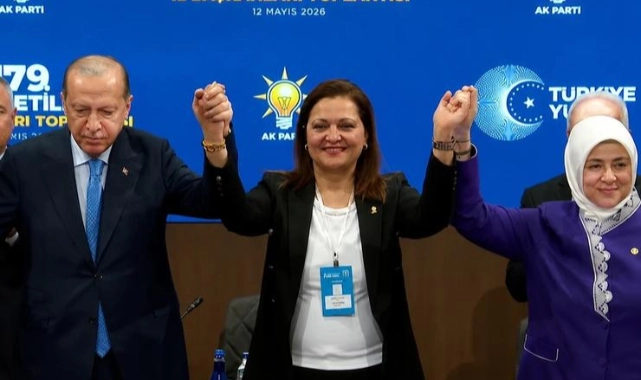 Burcu Köksal resmen AKP'ye katıldı