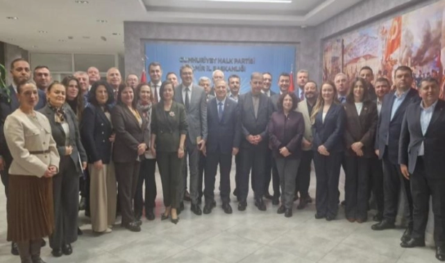 CHP İzmir'den Özgür Özel'e tam destek