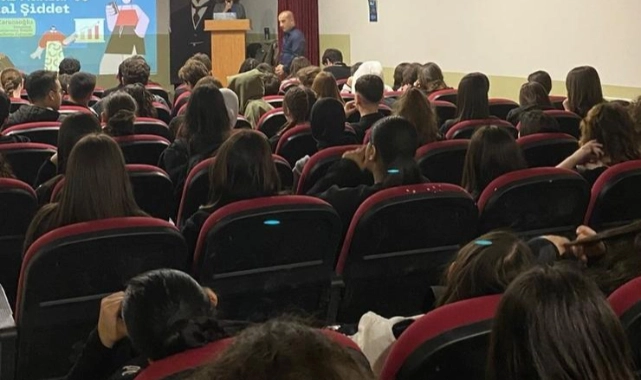 Dijital tuzaklara karşı gençlere kalkan