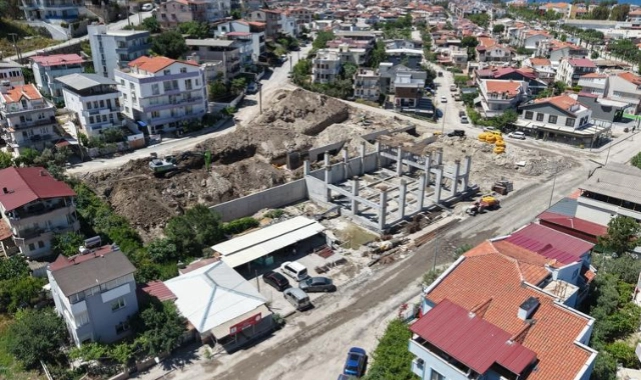 Dikili’nin yeni itfaiye binası hızla yükseliyor
