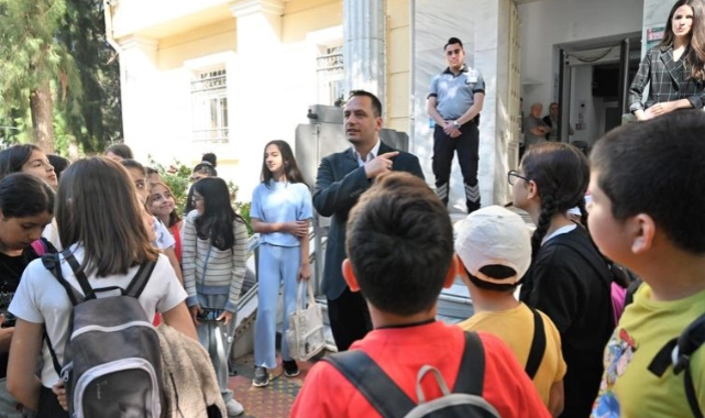 Şehit Erkan Er Ortaokulu öğrencileri yerel yönetimi yerinde öğrendi