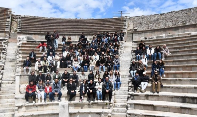 Üniversite öğrencilerine Bergama ve Ödemiş gezisi
