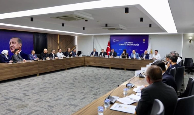 AK Parti'de kritik Buca toplantısı