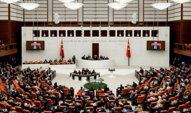 'Çerçeve yasa'da sona yaklaşıldı, Meclis tatili ertelenebilir: DEM bastırdı, AKP geri adım attı