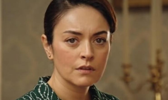 Ezgi Mola Alaçatı'daki yeni mesleğini duyurdu