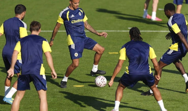 Fenerbahçe'nin UEFA listesi güncellendi: İki yıldız kadroya eklendi