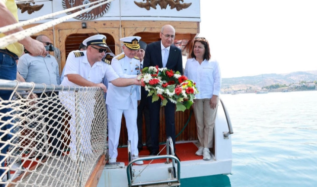 Foça'da Denizcilik ve Kabotaj Bayramı'nın 100. yılı coşkuyla kutlandı