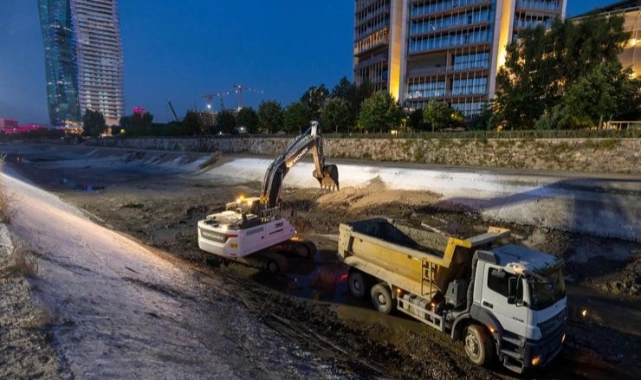 İZSU’dan Manda Çayı’nda 7/24 temizlik seferberliği